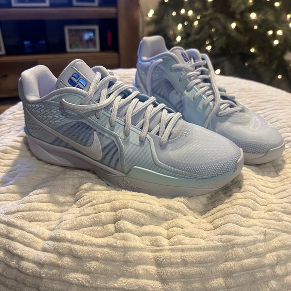 Nike Light Blue Athletic Shoes - Picture 2 of 5